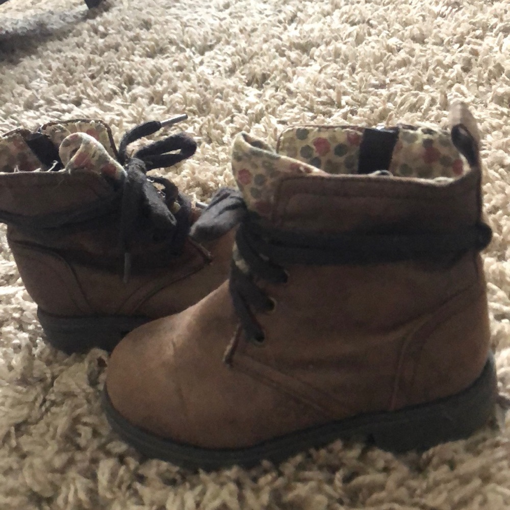 Falls creek girls size 9 boots